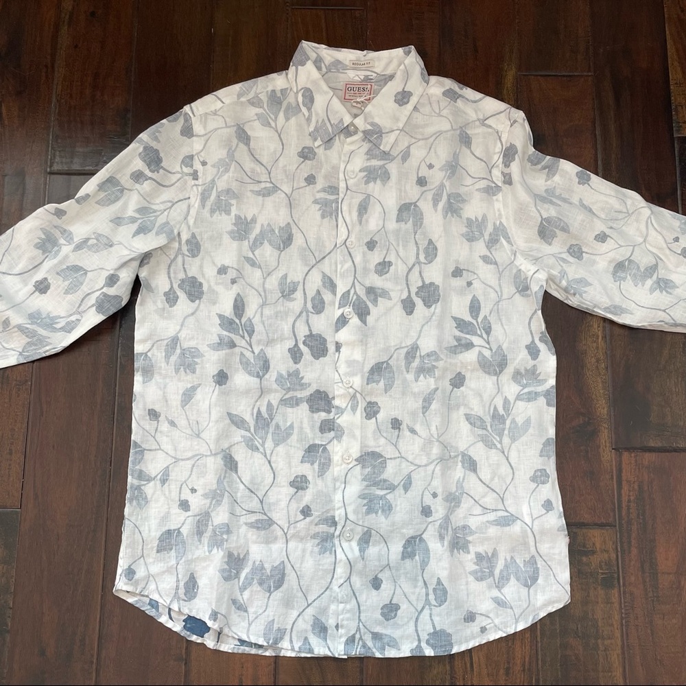Guess White Button Down Blue/Gray Details